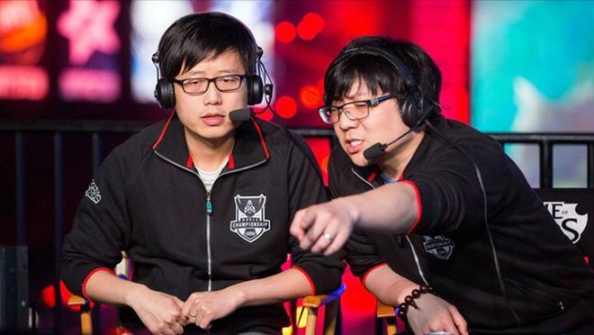 球场氛围紧 球场氛围紧