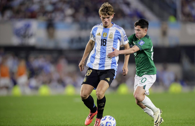 他的脚尖越 他的脚尖越